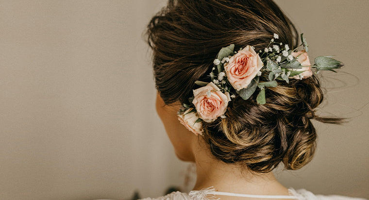 http://www.withclarity.com/cdn/shop/articles/WEDDING_HAIRSTYLES_AND_MATCHING_JEWELRY.jpg?v=1693205420