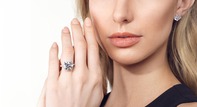 The Ultimate Guide to Luxury Engagement Rings